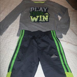 Adidas top and track pants size 3T Great condition